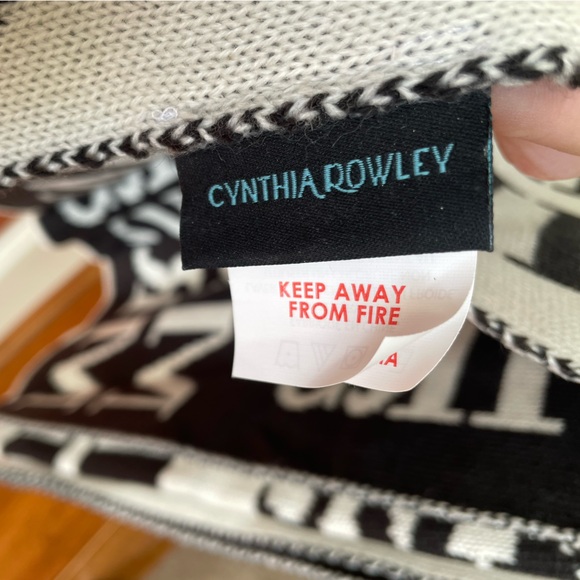 NWT Cynthia Rowley decorative throw blanket. Mr & Mrs . Reversible. - Picture 5 of 6